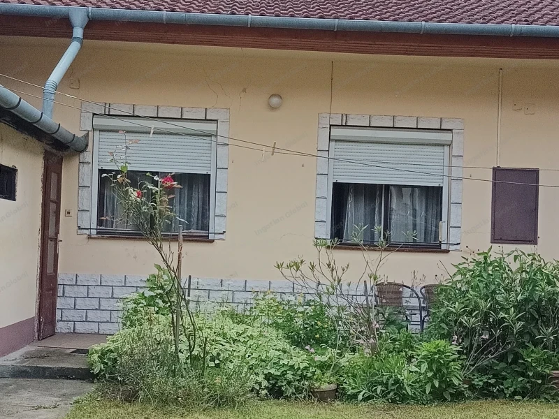 Vác